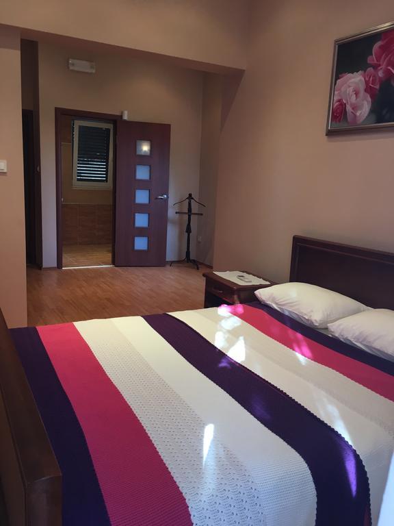Villa Julia Petrovac na moru Exterior foto