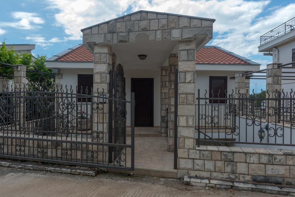Villa Julia Petrovac na moru Exterior foto