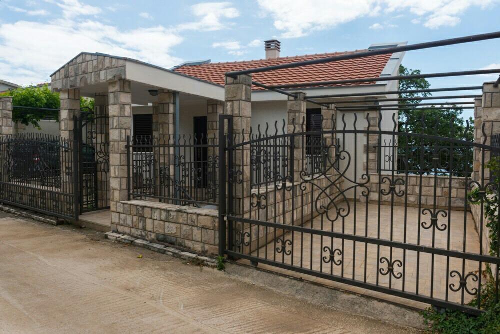 Villa Julia Petrovac na moru Exterior foto